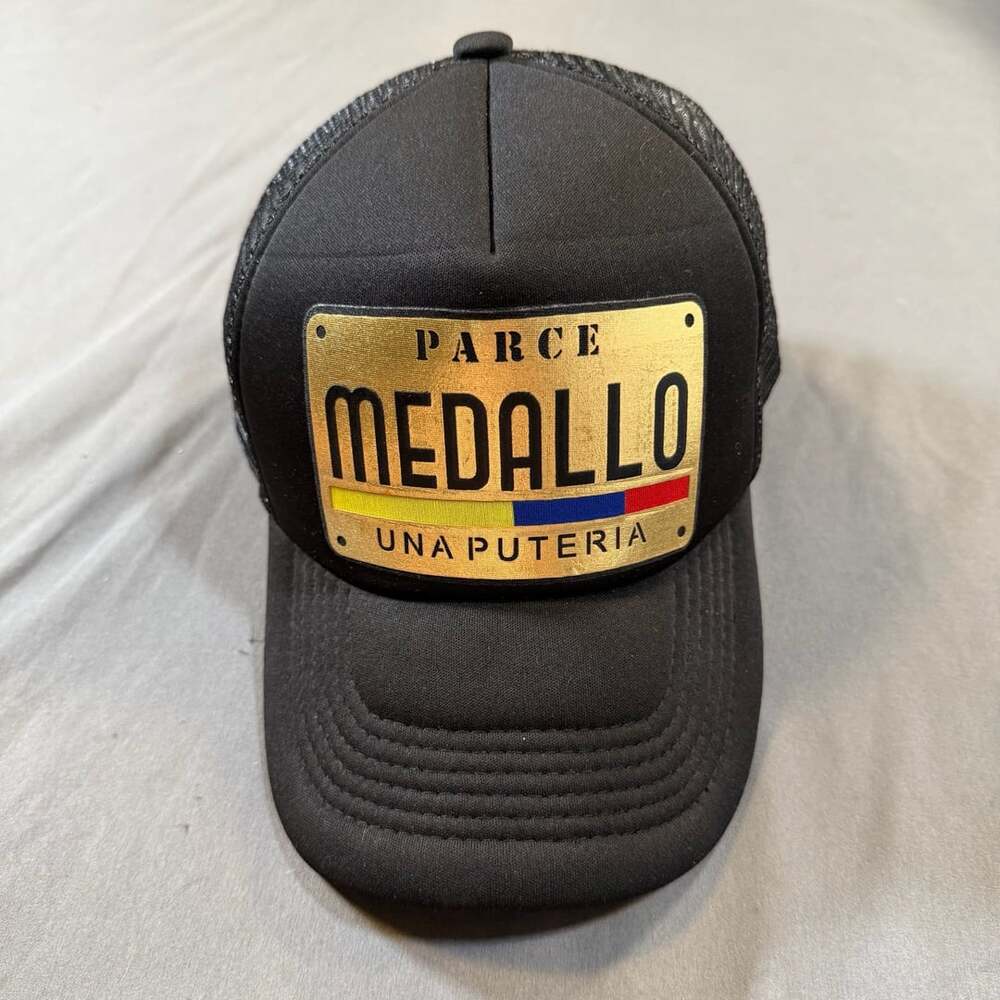 Parce Medallo Una Puteria Medellin Colombia Gold Plate Trucker Hat Cap